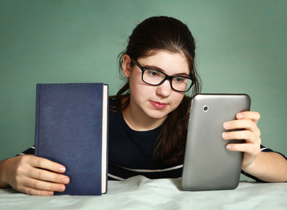 Reading on the Screen: Why Supporting Digital Natives Matters!